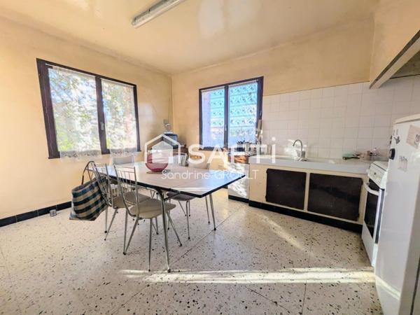 MAISON 125m² 6 PIECES, GARAGE DE 125M²  et TERRAIN de 1093m² -GROS POTENTIEL