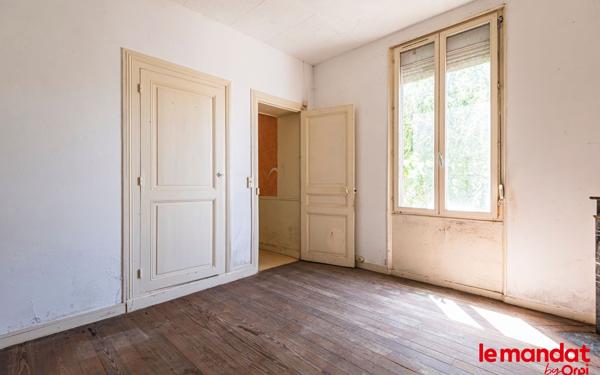 Immeuble à vendre    8 pièces •  Épernay