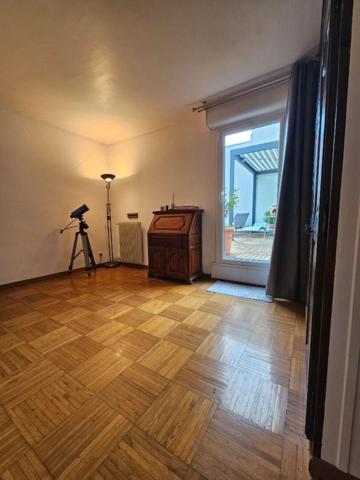 Appartement Duplex 6 pièce(s)  de 110 m2(156m2) avec jardin et terrasses sans Vis à Vis vu sur l'Etang