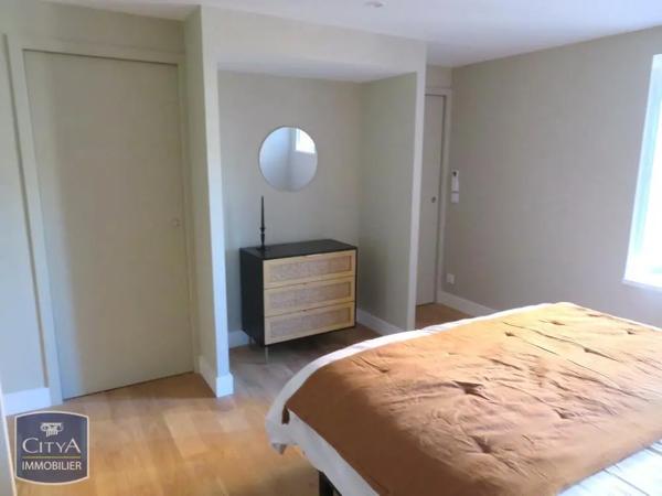 Appartement à louer 2 pièces 62.2m² Carcassonne (11000)