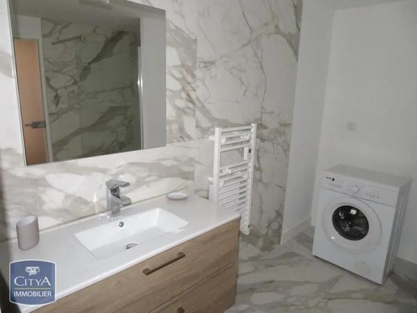 Appartement à louer 2 pièces 62.2m² Carcassonne (11000)
