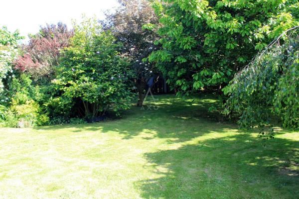 Maison familiale avec ascenseur et jardin