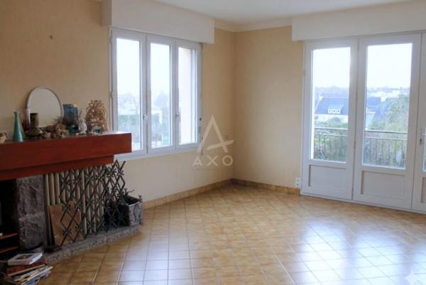 Maison familiale avec ascenseur et jardin