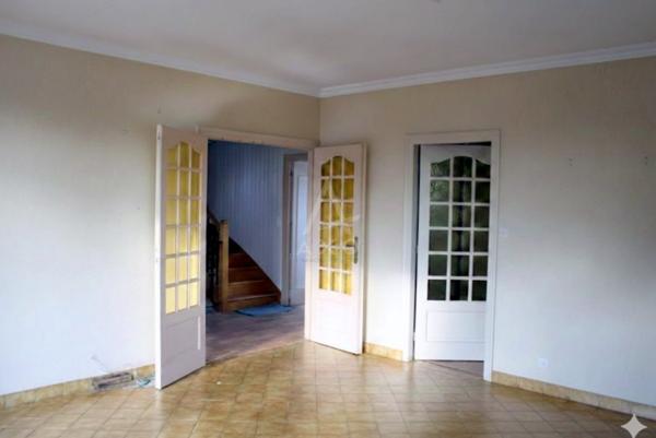 Maison familiale avec ascenseur et jardin