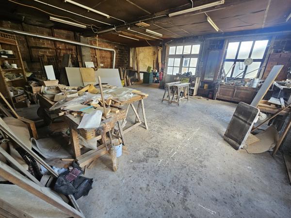 Habitation avec local commercial