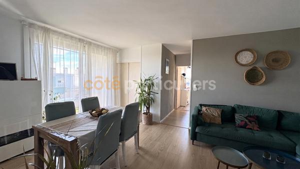 Vente
                Appartement59 m² - 3 Pièces -
                    BORDEAUX (33200)