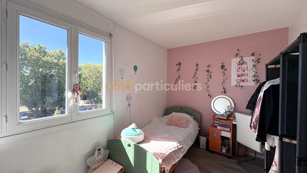 Vente
                Appartement59 m² - 3 Pièces -
                    BORDEAUX (33200)