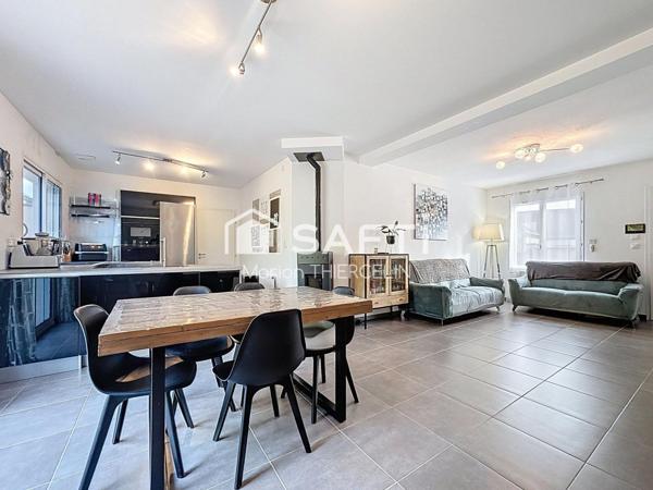 Maison familiale récente de 5 chambres avec garage attenant