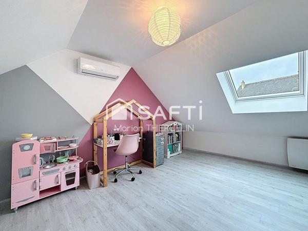 Maison familiale récente de 5 chambres avec garage attenant