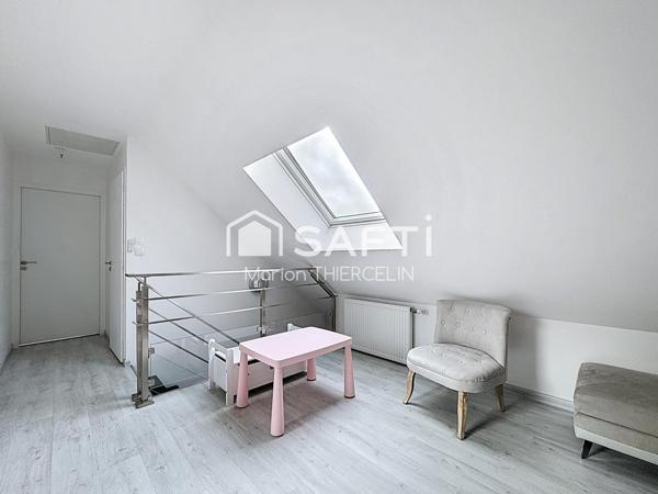 Maison familiale récente de 5 chambres avec garage attenant