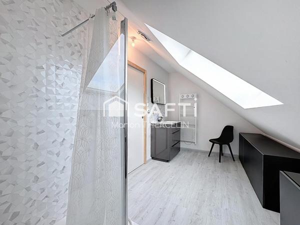 Maison familiale récente de 5 chambres avec garage attenant