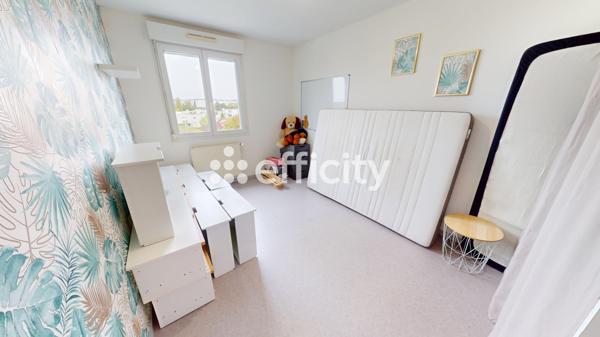 Appartement
         3 pièces
        - 70 m² 159 500 € *