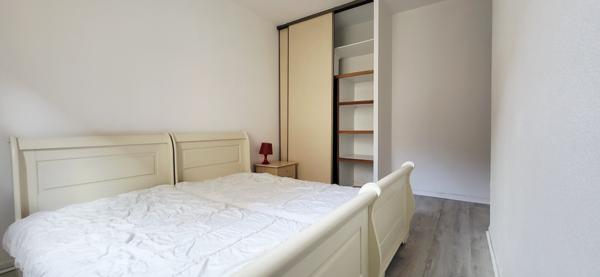 Avignon (84000) T2 Lumineux avec Terrasse et Grand Garage - Avignon Intra-Muros