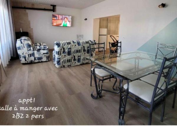 LA FAUTE SUR MER (85) RARE A 500 M DE LA PLAGE APPARTEMENT RDJ 2 CHAMBRES ET BUREAU AVEC PATIO PRIVATIF