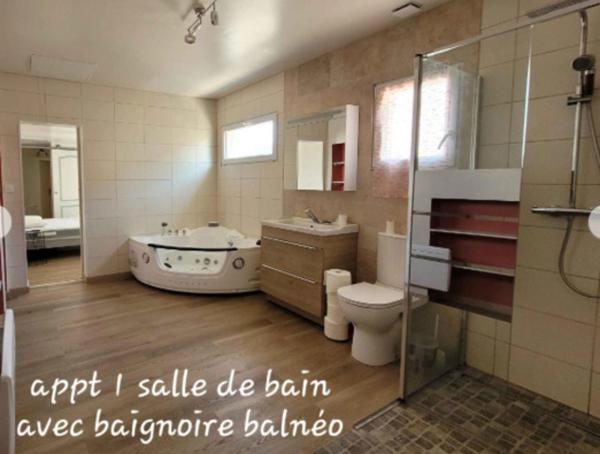 LA FAUTE SUR MER (85) RARE A 500 M DE LA PLAGE APPARTEMENT RDJ 2 CHAMBRES ET BUREAU AVEC PATIO PRIVATIF