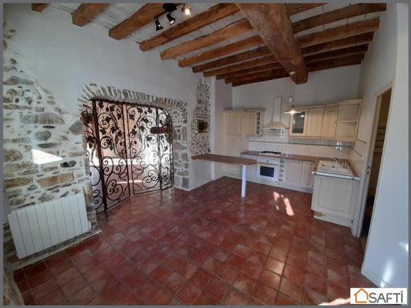 Maison composée de 2 logements, 7 pièces, 5 chambres