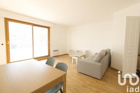 Location appartement 3 pièces 72 m² Courbevoie