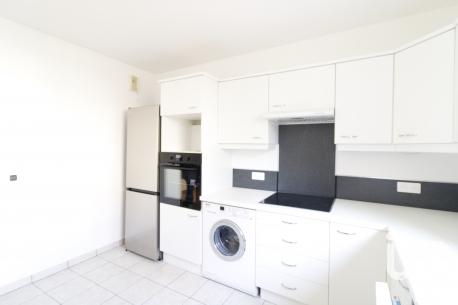 Location appartement 3 pièces 72 m² Courbevoie