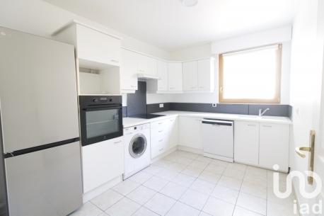 Location appartement 3 pièces 72 m² Courbevoie