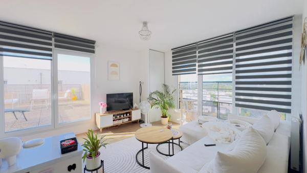 Quimper, quartier Kerfeunteun – Appartement de type 2 situé au dernier étage, d’une surface habitable de 46 m² – Terrasse – Parking en sous-sol.