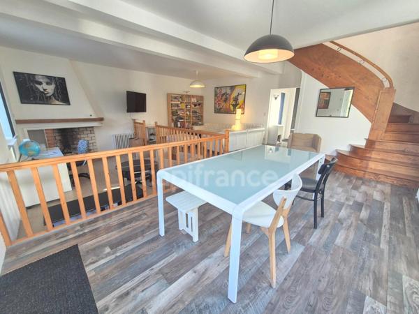 Maison à vendre 6 pièces SAINT SULPICE DE ROYAN (17) - 5 chambres - terrain de 708m²