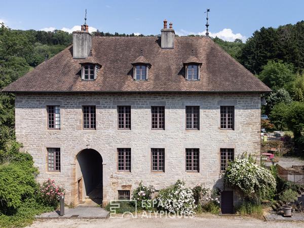 Château au coeur du vignoble Jurassien avec ses chambres d’hôtes