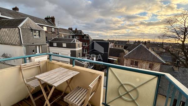 STUDIO MEUBLÉ DE 26M2 - RUE JEANREVEL