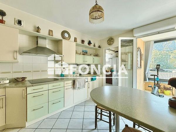 À vendre Appartement 4 pièces 104 m² - Bourgoin-jallieu 38300