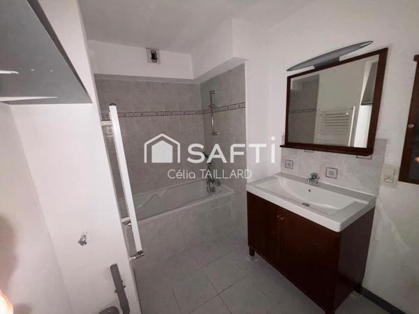 T2 61 m2 très lumineux proches des commodités avec garage fermer 215.000€