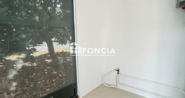 Location Local commercial 2 pièces 25.92 m² - Savigny-sur-orge 91600