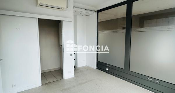 Location Local commercial 2 pièces 25.92 m² - Savigny-sur-orge 91600