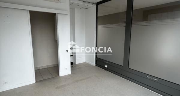Location Local commercial 2 pièces 25.92 m² - Savigny-sur-orge 91600