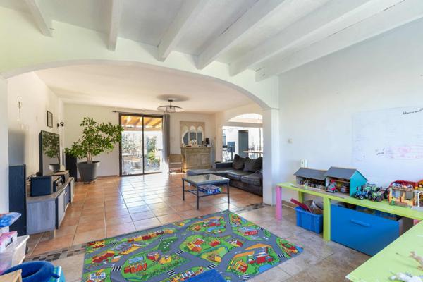 Monteux (84170) A VENDRE EN EXCLUSIVITE MAISON AVEC JARDIN ET STUDIO MONTEUX