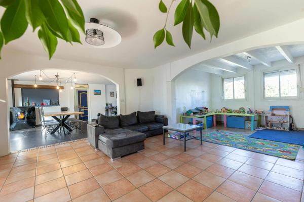 Monteux (84170) A VENDRE EN EXCLUSIVITE MAISON AVEC JARDIN ET STUDIO MONTEUX