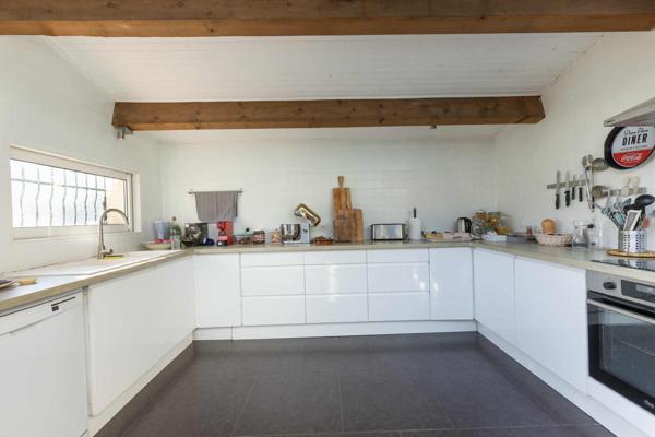 Monteux (84170) A VENDRE EN EXCLUSIVITE MAISON AVEC JARDIN ET STUDIO MONTEUX