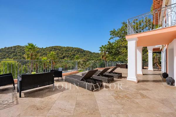 Villa de luxe avec vue panoramique et court de padel – Grasse, proche Valbonne