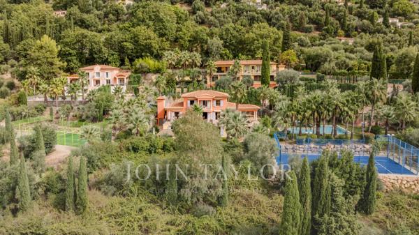 Villa de luxe avec vue panoramique et court de padel – Grasse, proche Valbonne