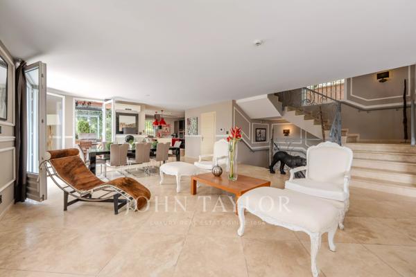 Villa de luxe avec vue panoramique et court de padel – Grasse, proche Valbonne