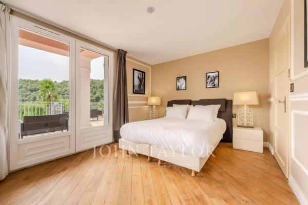 Villa de luxe avec vue panoramique et court de padel – Grasse, proche Valbonne