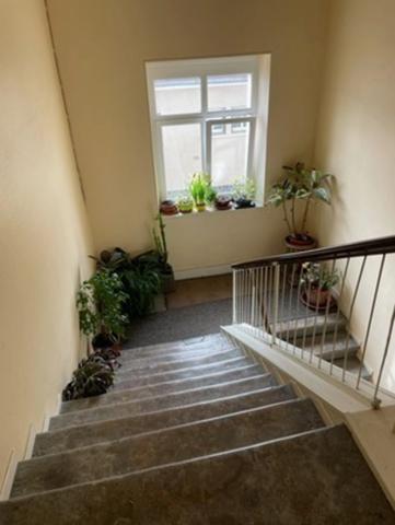 APPARTEMENT BOURGEOIS AVEC VUE DIRECT SUR LE CHATEAU !!!