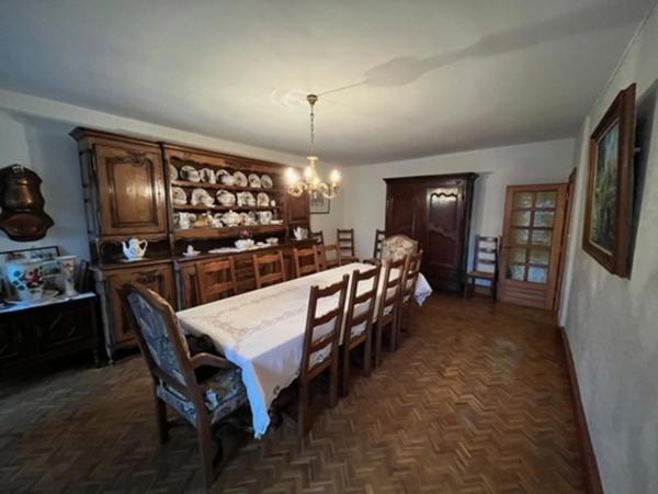 APPARTEMENT BOURGEOIS AVEC VUE DIRECT SUR LE CHATEAU !!!