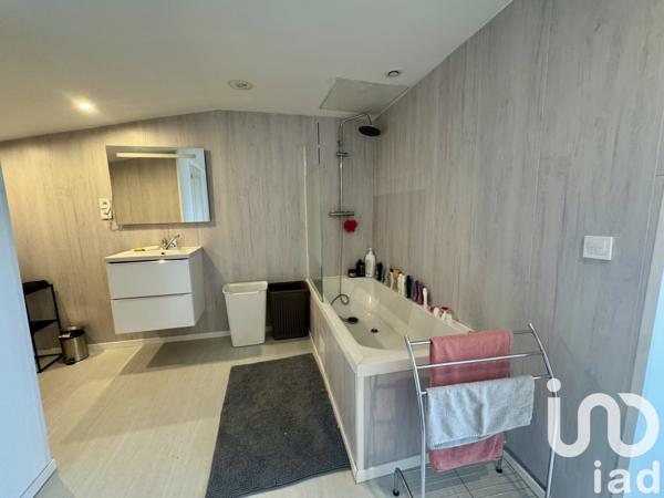 House for sale 4 rooms 106 m² Reignac