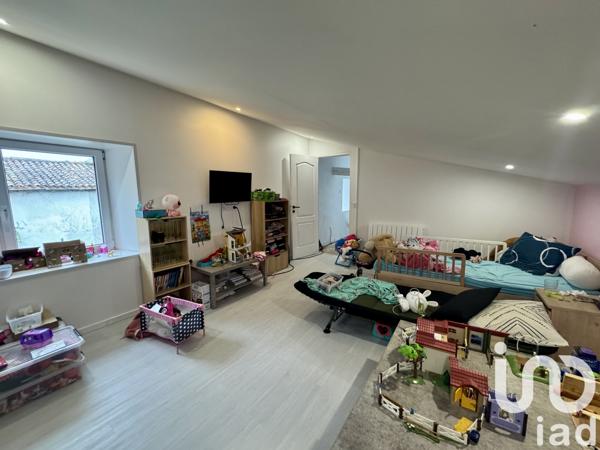 House for sale 4 rooms 106 m² Reignac