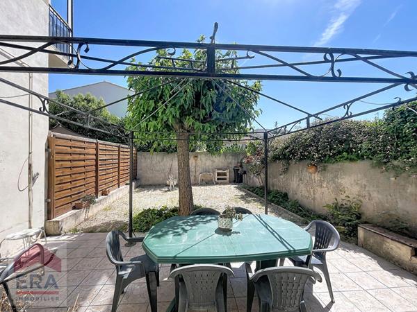 A VENDRE MARSEILLE 13014 ST MARTHE VILLAGE  MAISON T4 JARDIN IMMEUBLE