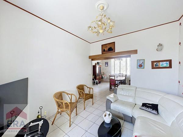 A VENDRE MARSEILLE 13014 ST MARTHE VILLAGE  MAISON T4 JARDIN IMMEUBLE