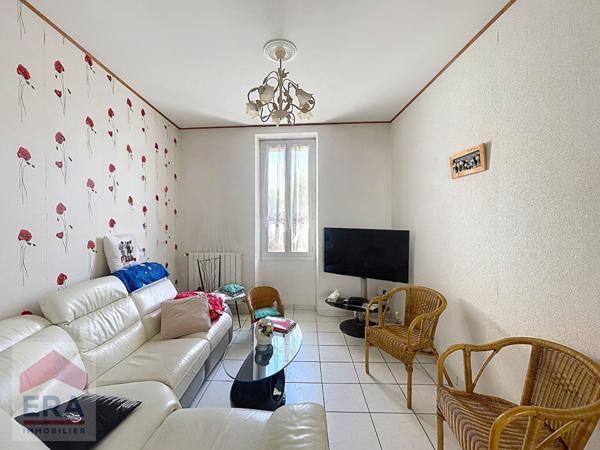 A VENDRE MARSEILLE 13014 ST MARTHE VILLAGE  MAISON T4 JARDIN IMMEUBLE