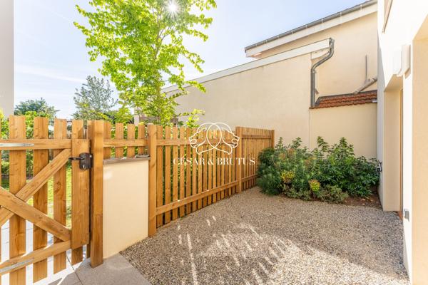Maison contemporaine de 101 m² avec terrasse et double garage – Sainte-Foy-lès-Lyon