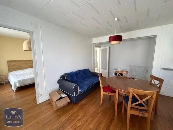 Appartement à louer 3 pièces 64.75m² Royan (17200)