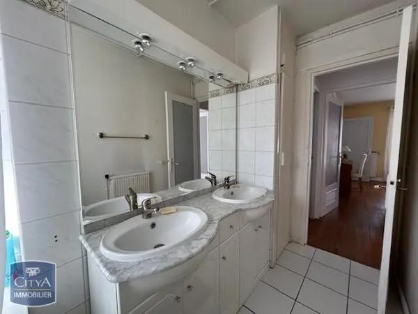 Appartement à louer 3 pièces 64.75m² Royan (17200)