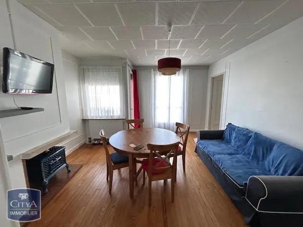 Appartement à louer 3 pièces 64.75m² Royan (17200)